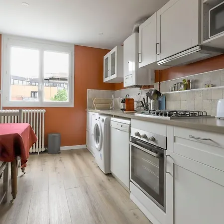 Beautiful And Spacious T3 With Balcony In * Toulouse