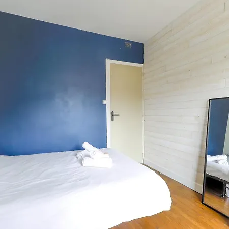 Beautiful And Spacious T3 With Balcony In Daire *