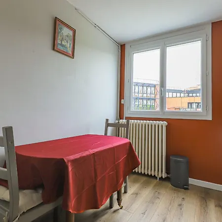 Beautiful And Spacious T3 With Balcony In Toulouse